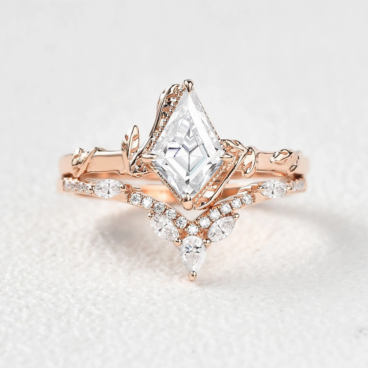 Classic Highlight Kite Cut Moissanite Leafy Engagement Ring Sets 2pcs - Lark