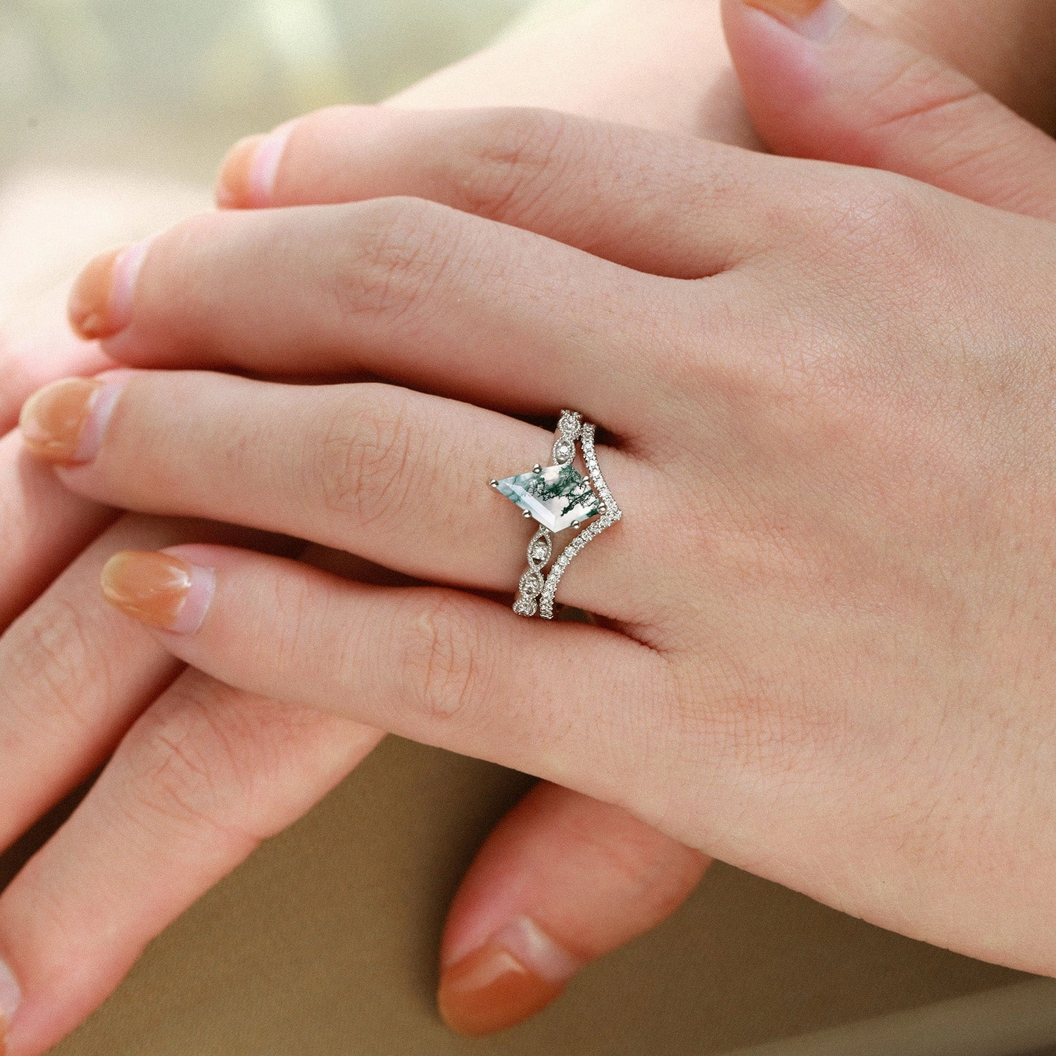 Kite Cut Moss Agate Art-Deco Engagement Ring Set 2pcs Outfit Highlight Traditional Motif