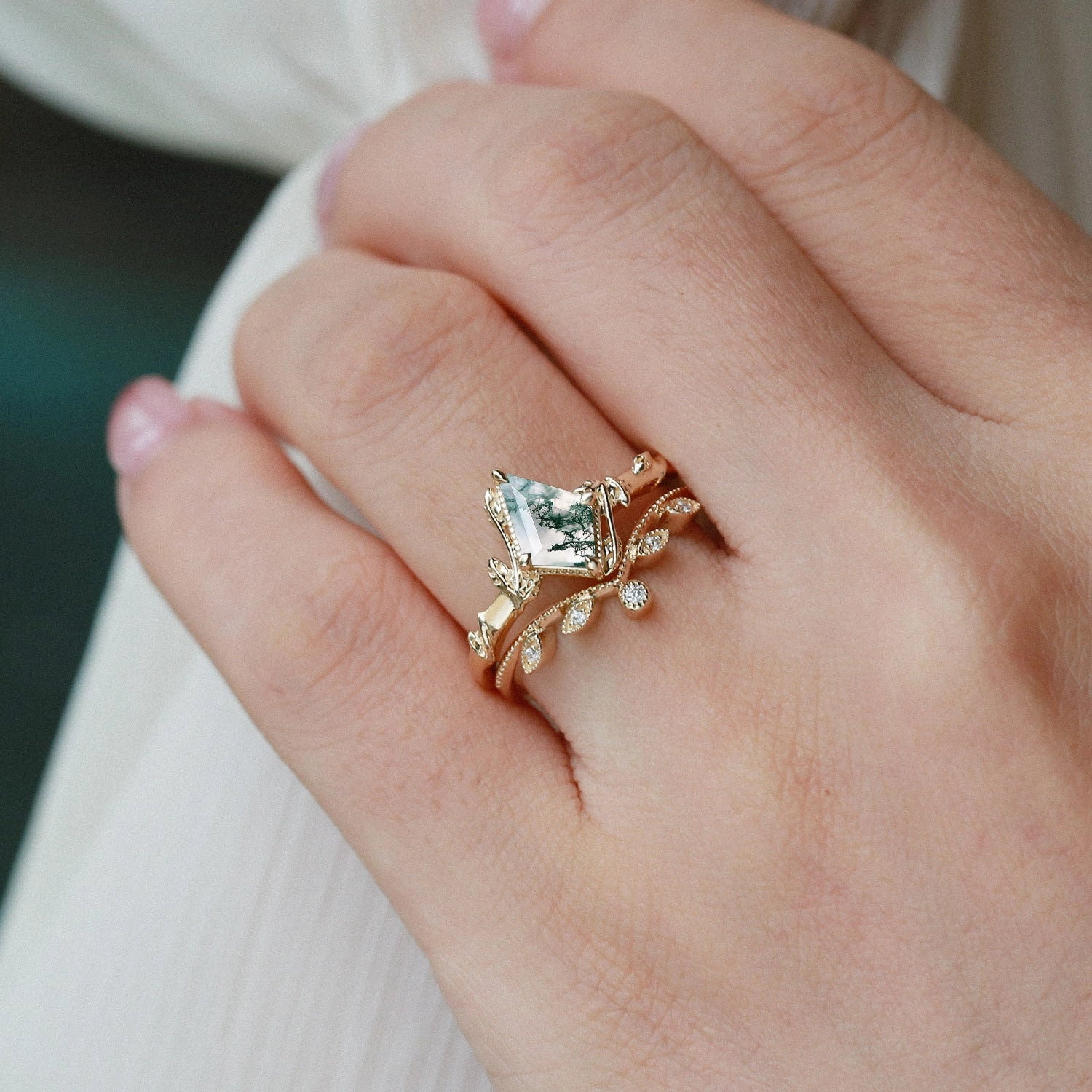 Traditional Memento Kite Cut Moss Agate Natural Leafy Engagement Ring Sets 2pcs - Jade