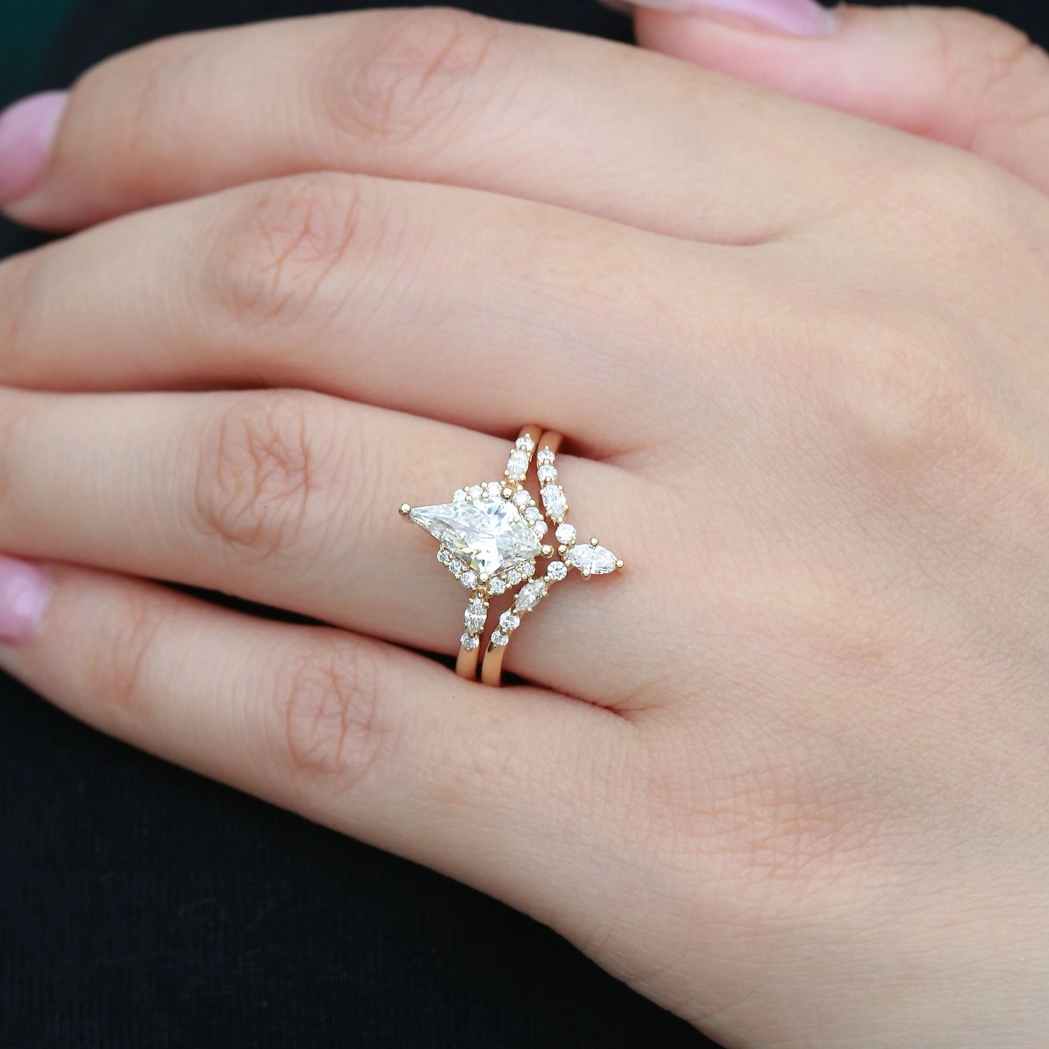 Elite Choice Traditional Piece Kite Lab Grown Diamond Engagement Ring Set 2pcs