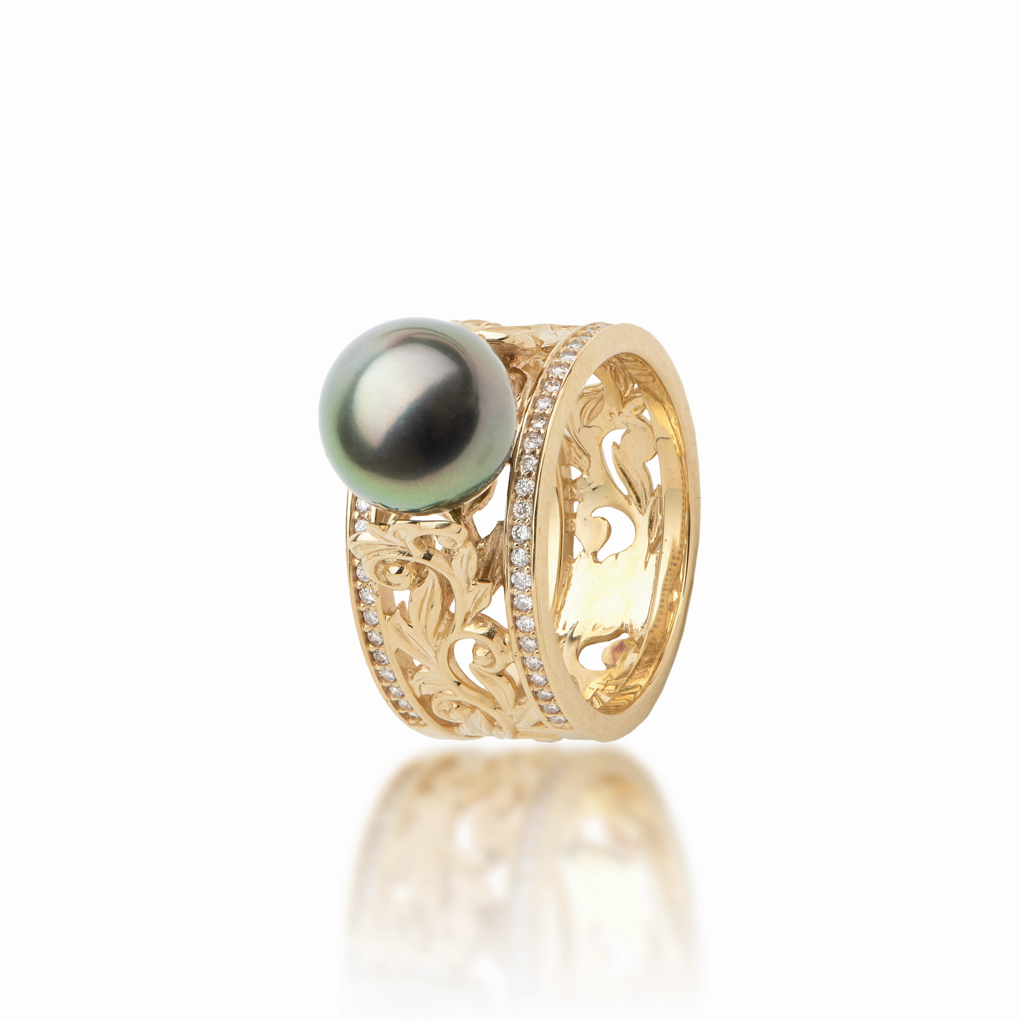 Living Heirloom Tahitian Black Pearl Ring in Gold with Diamonds - 10mm Highlight Edge