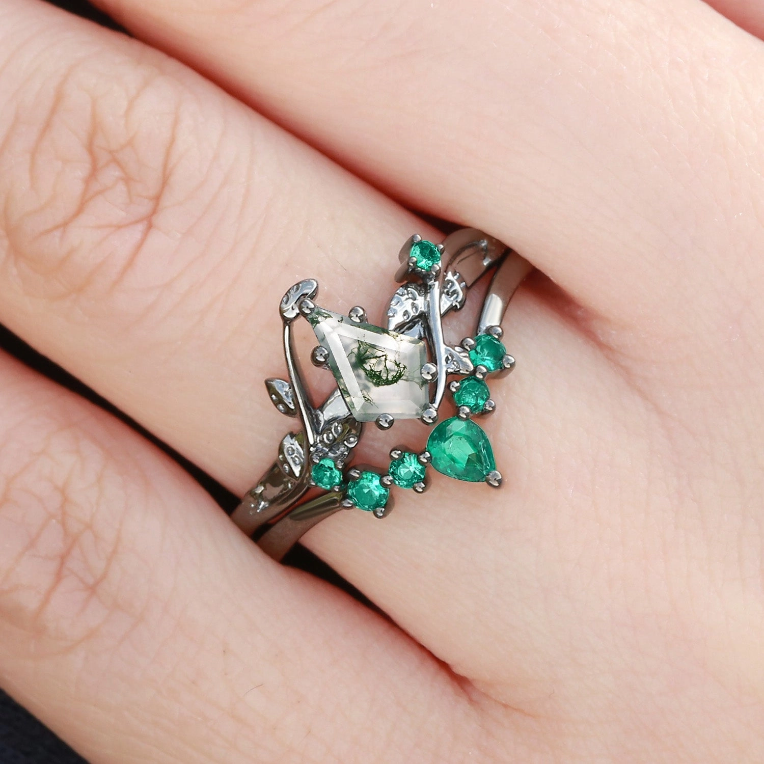 Office Gift Stock Item Black Gold Kite Cut Moss Agate & Lab Emerald Leafy Bridal Ring Sets 2pcs - Willow