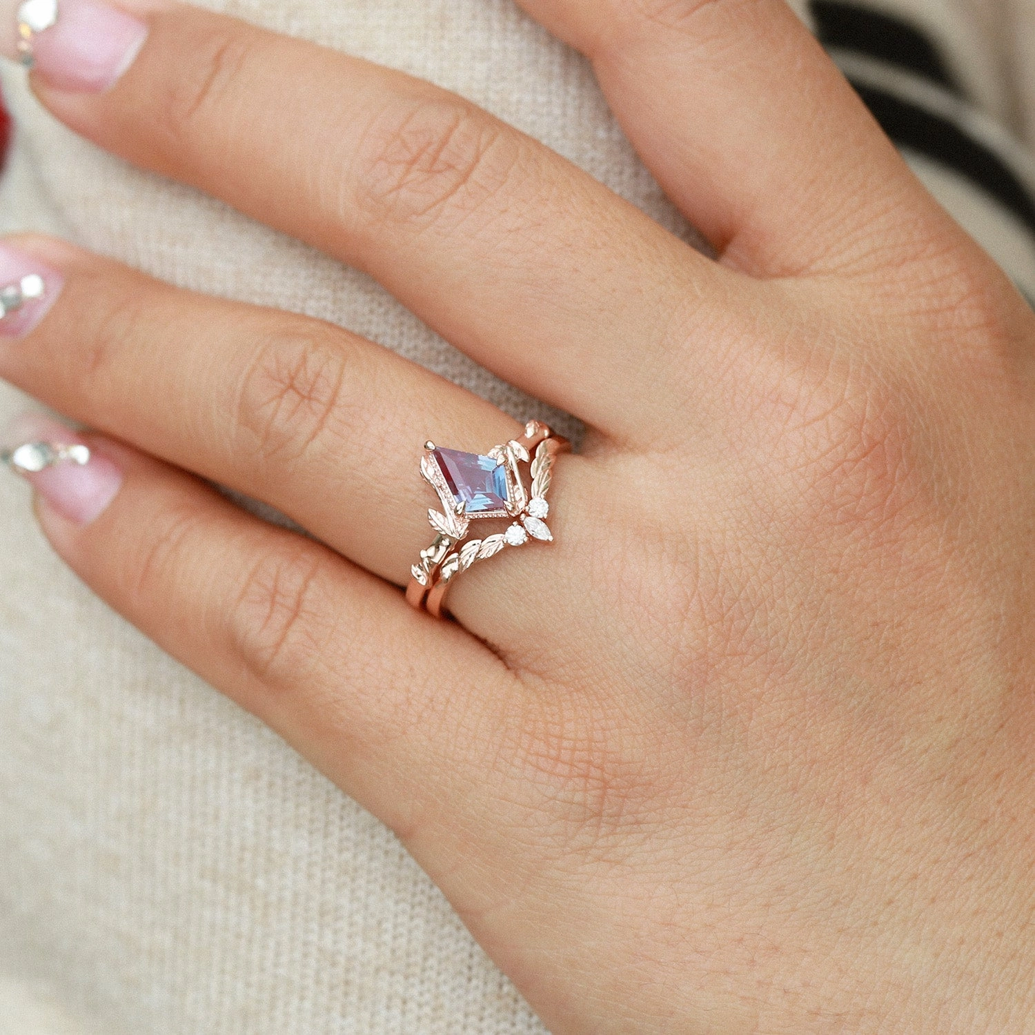 Lab Alexandrite Leafy Inspired Engagement Ring Sets 2pcs - Isla Delicate Design Unisex accessory