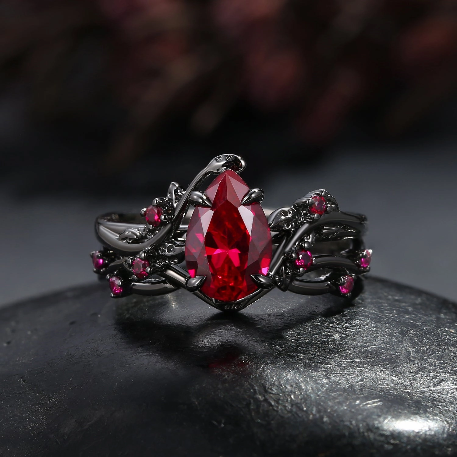 Luxury Motion Rigid Structure Nature Inspired - Pear Shaped Lab Ruby Leafy Ring Set 2pcs - Mossy