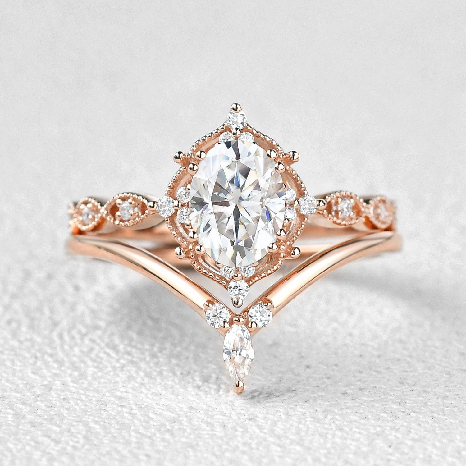 Glamorous Edge Oval Cut Signature Moissanite Rose Gold Ring Set 2pcs