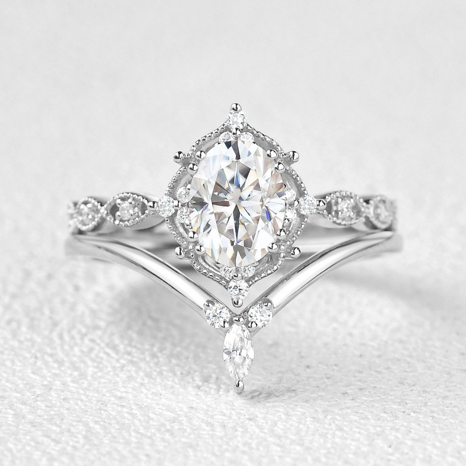 Oval Cut Signature Moissanite Rose Gold Ring Set 2pcs Delicate Accent