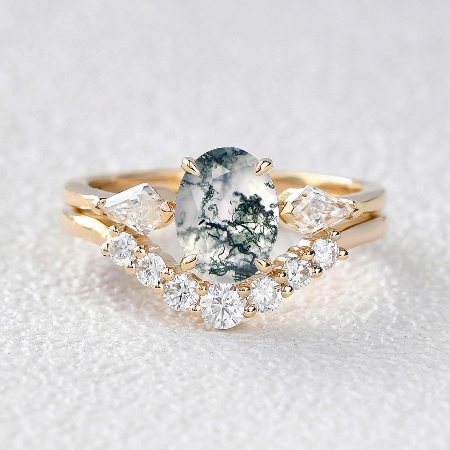Strong Appearance Stylish Embellishment Oval Moss Agate Three Stone Twinning Kites Engagement Ring Set 2pcs