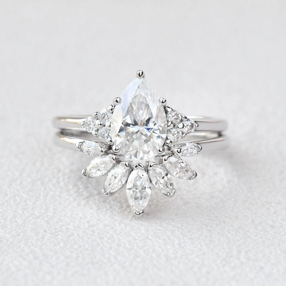 Artistic Gift Fashionable Piece Pear Shaped Moissanite White Gold Cluster Ring Set 2pcs