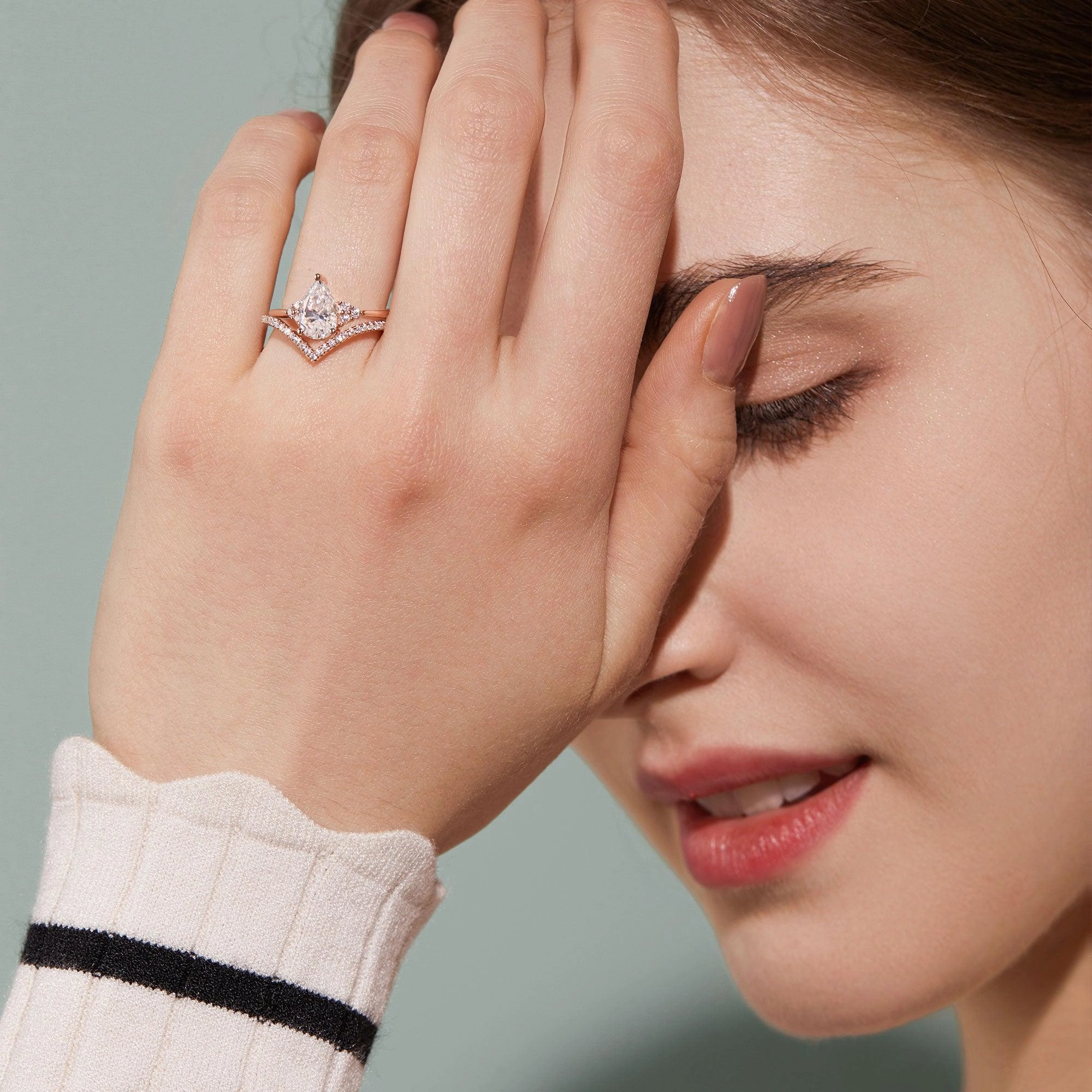 Evening Collection Pear Shaped Moissanite Chevron Rose Gold Ring Set 2pcs - Lily