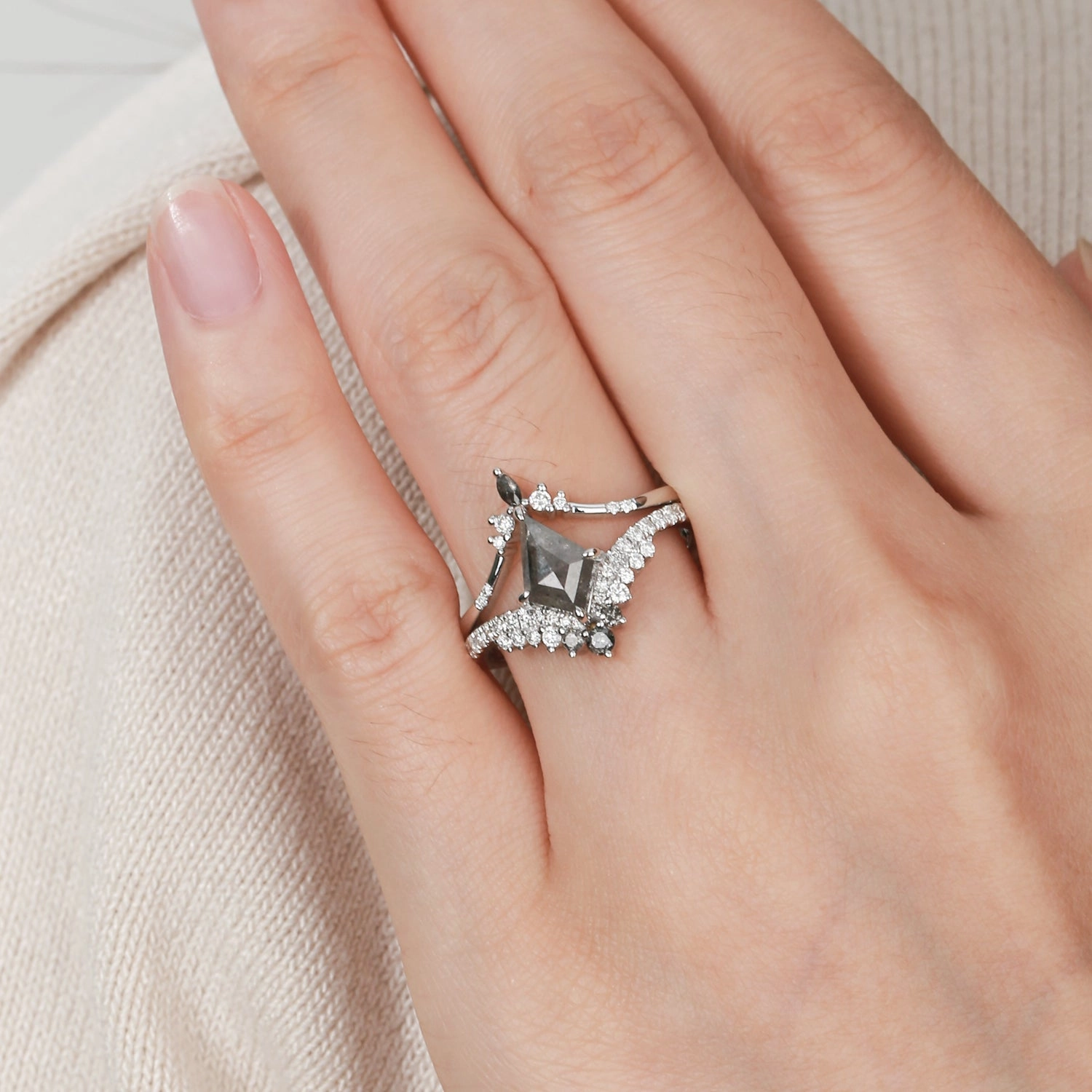 Kite Salt & Pepper Diamonds Engagement Ring Set 2pcs Luxury Aura