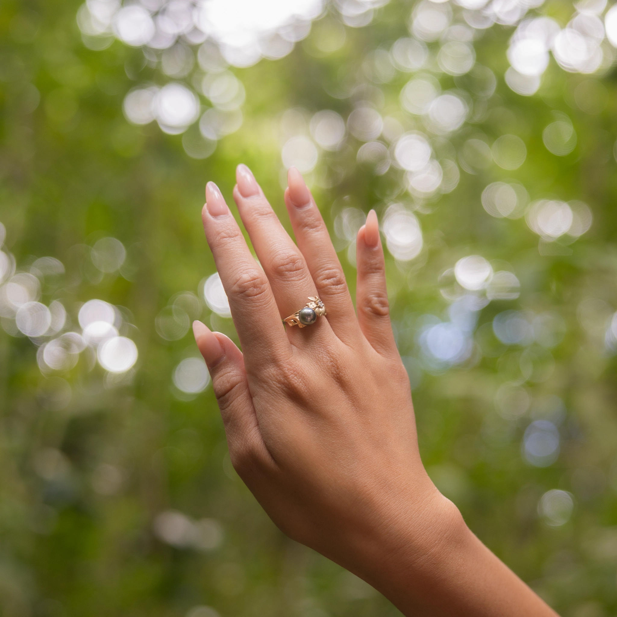 Fashion Jewelry N????? Tahitian Black Pearl Ring in Gold with Diamond - 7-8mm