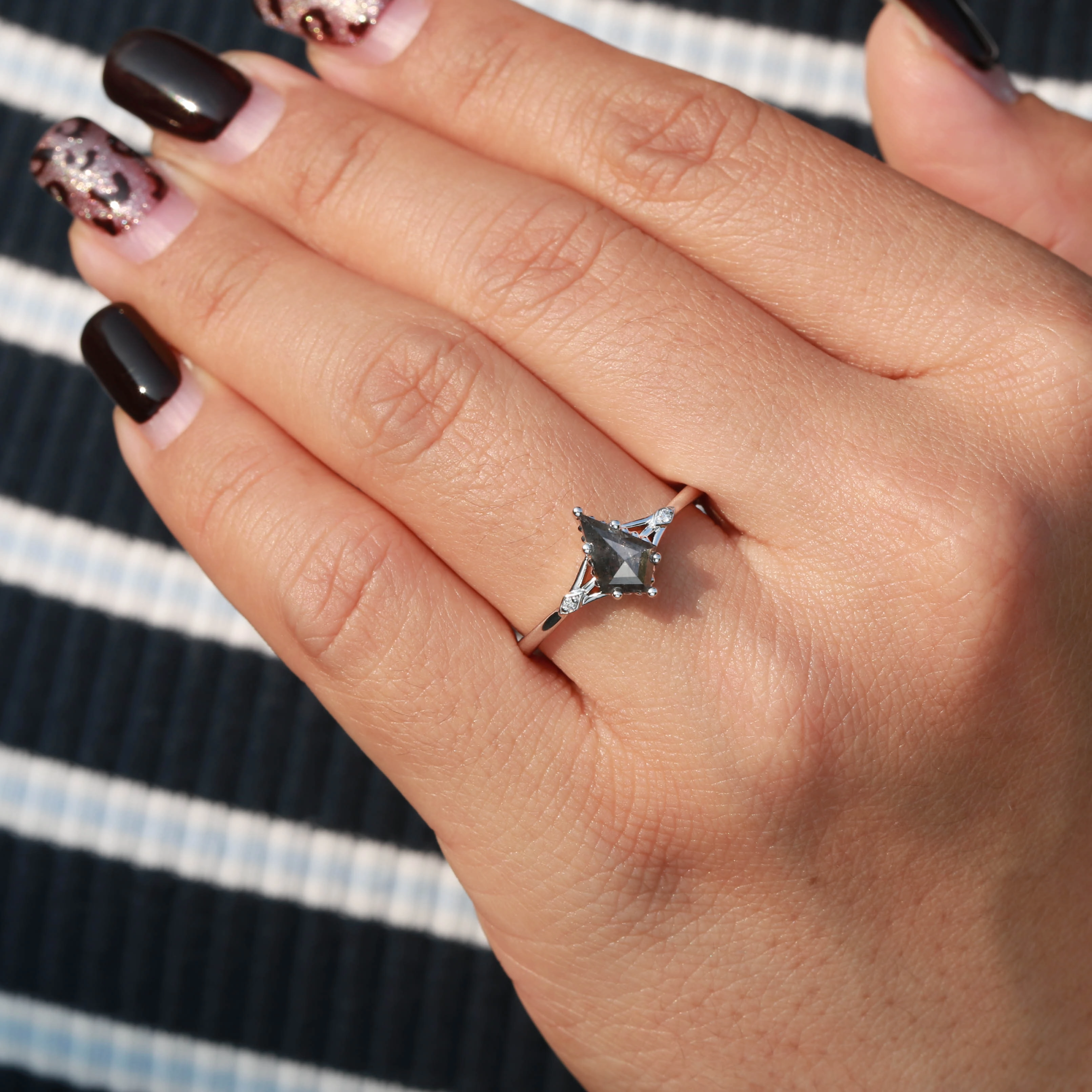 Top Rated Floral Pattern Salt and Pepper Diamonds Solid Gold Engagement Ring Set 2pcs