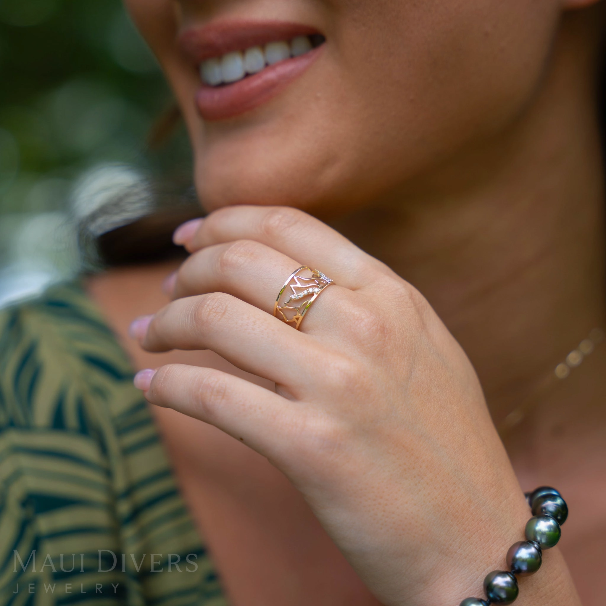 Ko?olau Waterfall Ring in Gold with Diamonds - 10mm Trendy Accessory Festive Wear