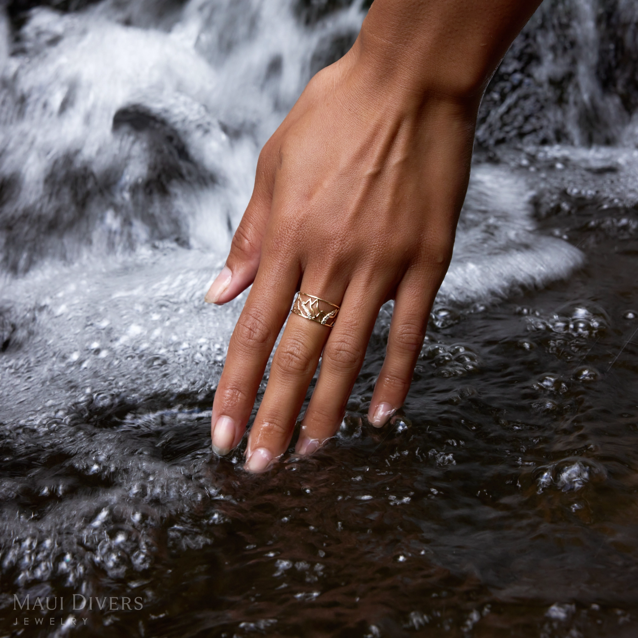 Ko?olau Waterfall Ring in Gold with Diamonds - 10mm Luxury Style Layered Glow