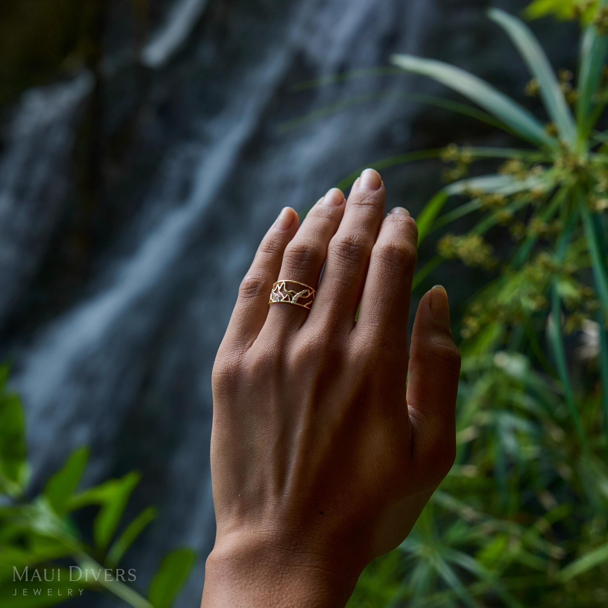 Studio Shot Ko?olau Waterfall Ring in Gold with Diamonds - 10mm