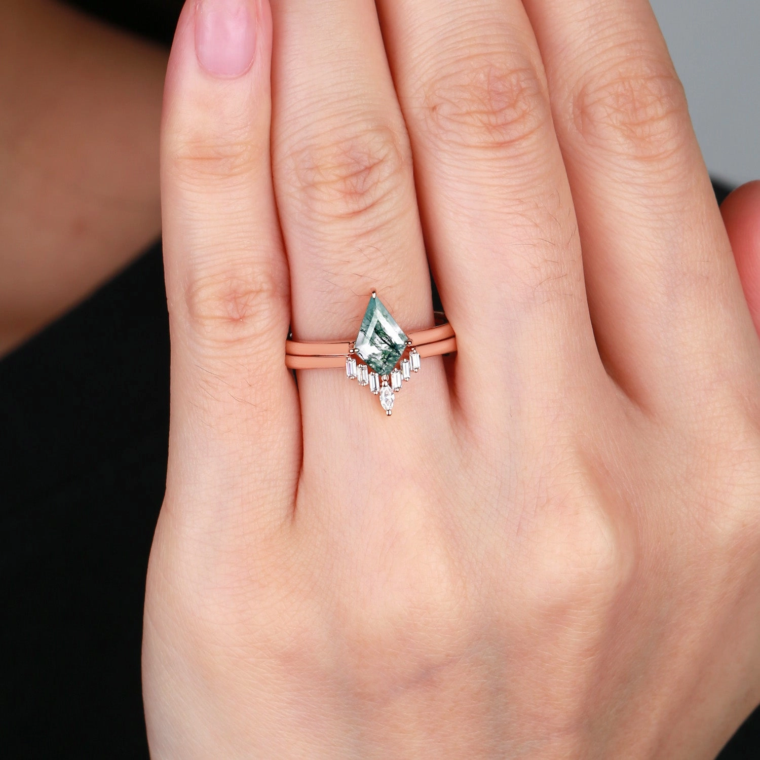 Gleaming Form Moss Agate Baguette Moissanite Engagement Ring Set 2pcs - Cielo