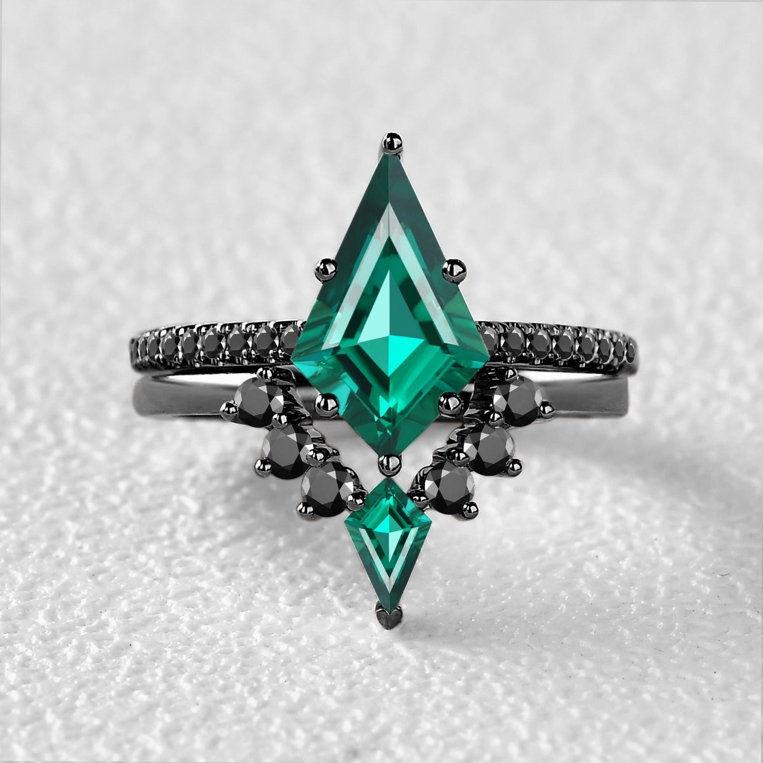 Black Gold Women Unique Kite Emerald Engagement Ring Sets 2pcs Urban Fit
