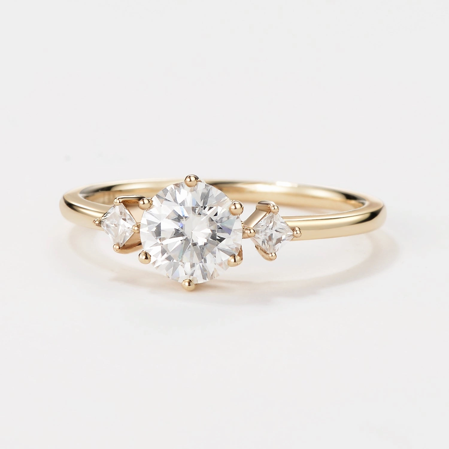 Bold Emblem Personal Art Round Cut Moissanite Classic Three-stone Engagement Ring