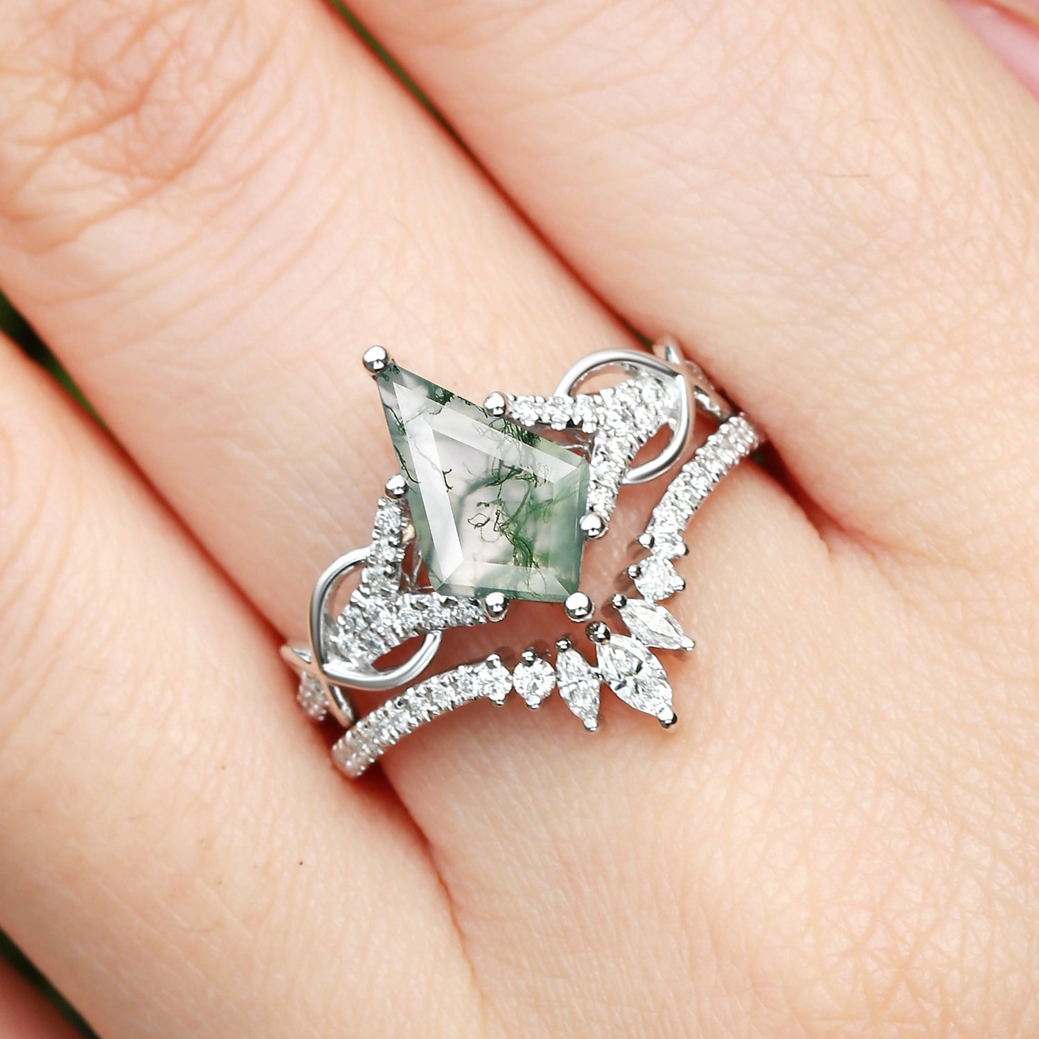 Kite Cut Moss Agate Antique Engagement Ring Set 2pcs HighEnd Memento Luxurious Style