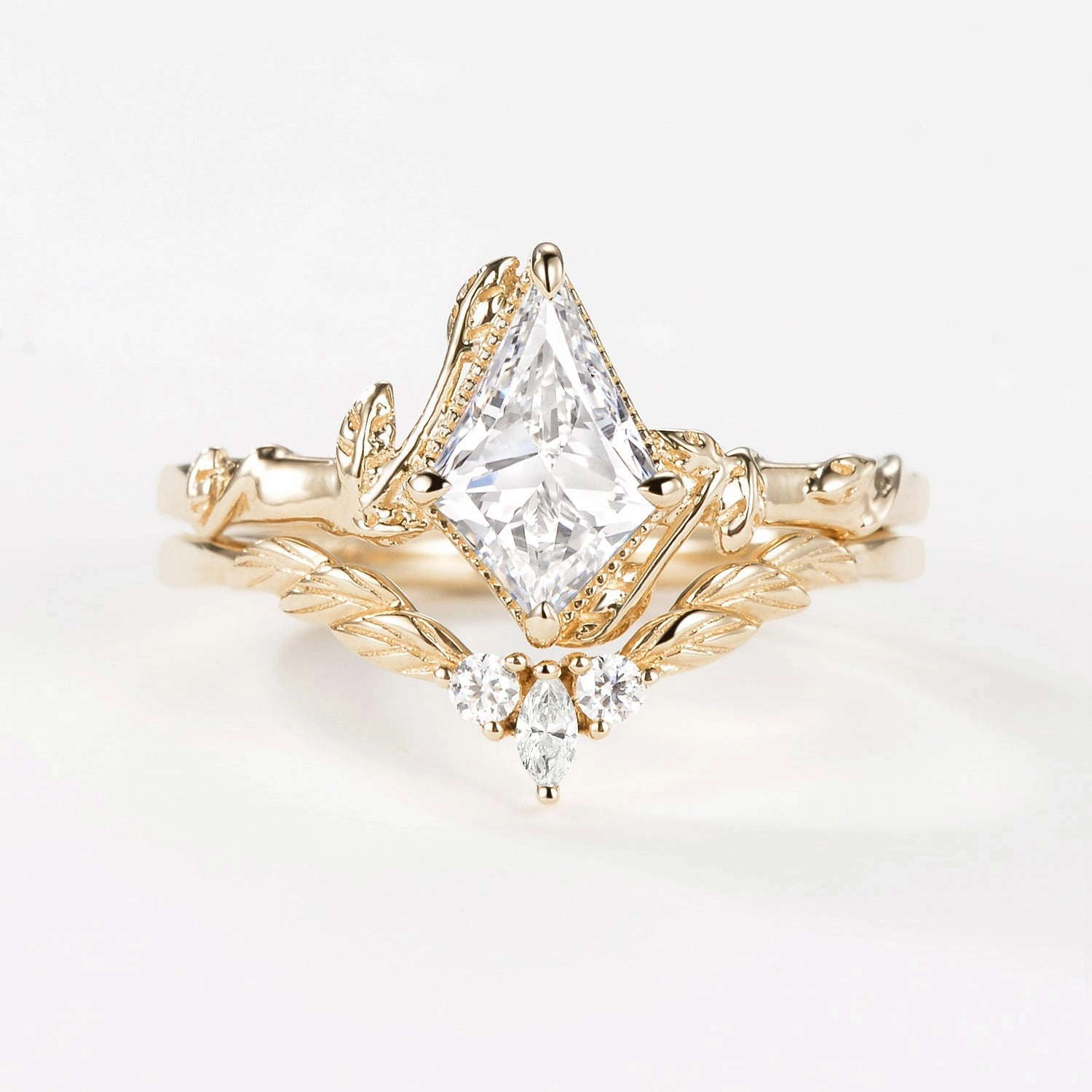 Seasonal Finish Shiny Embellishment Moissanite Leafy Inspired Engagement Ring Sets 2pcs