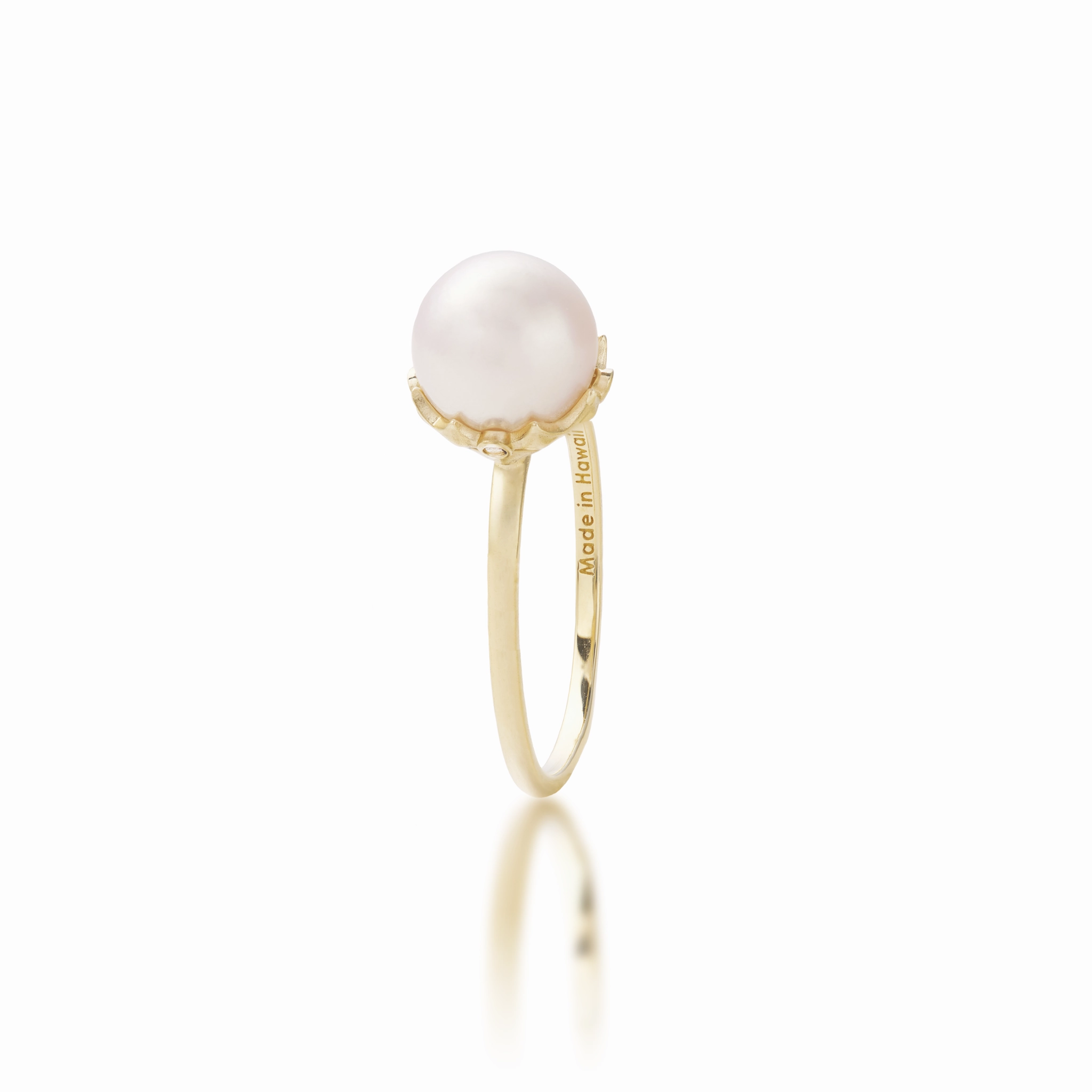 Hawaiian Quilted Star Akoya White Pearl Ring in Gold with Diamonds - 8mm Color Accent Charming Jewelry Shine