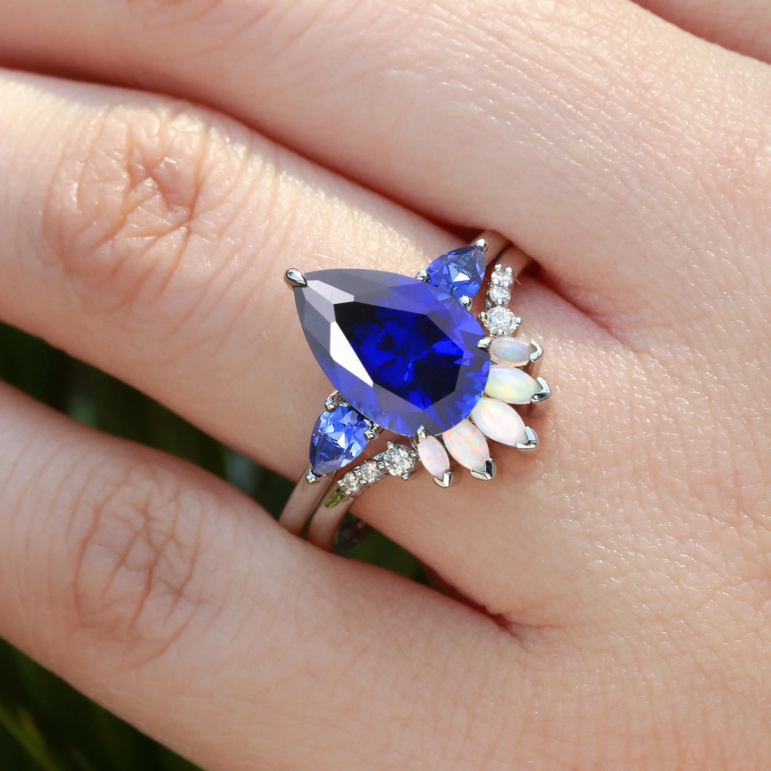 Lively Accent Dazzling Jewelry Pear Shaped Sapphire & Opal Three-stone Ring Set 2pcs