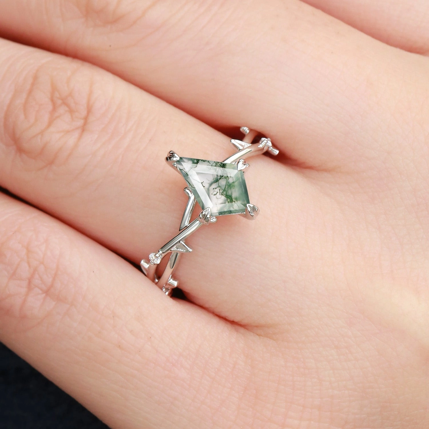 Artisan Texture Minimalist Kite Cut Moss Agate Leafy Engagement Ring - Bramble