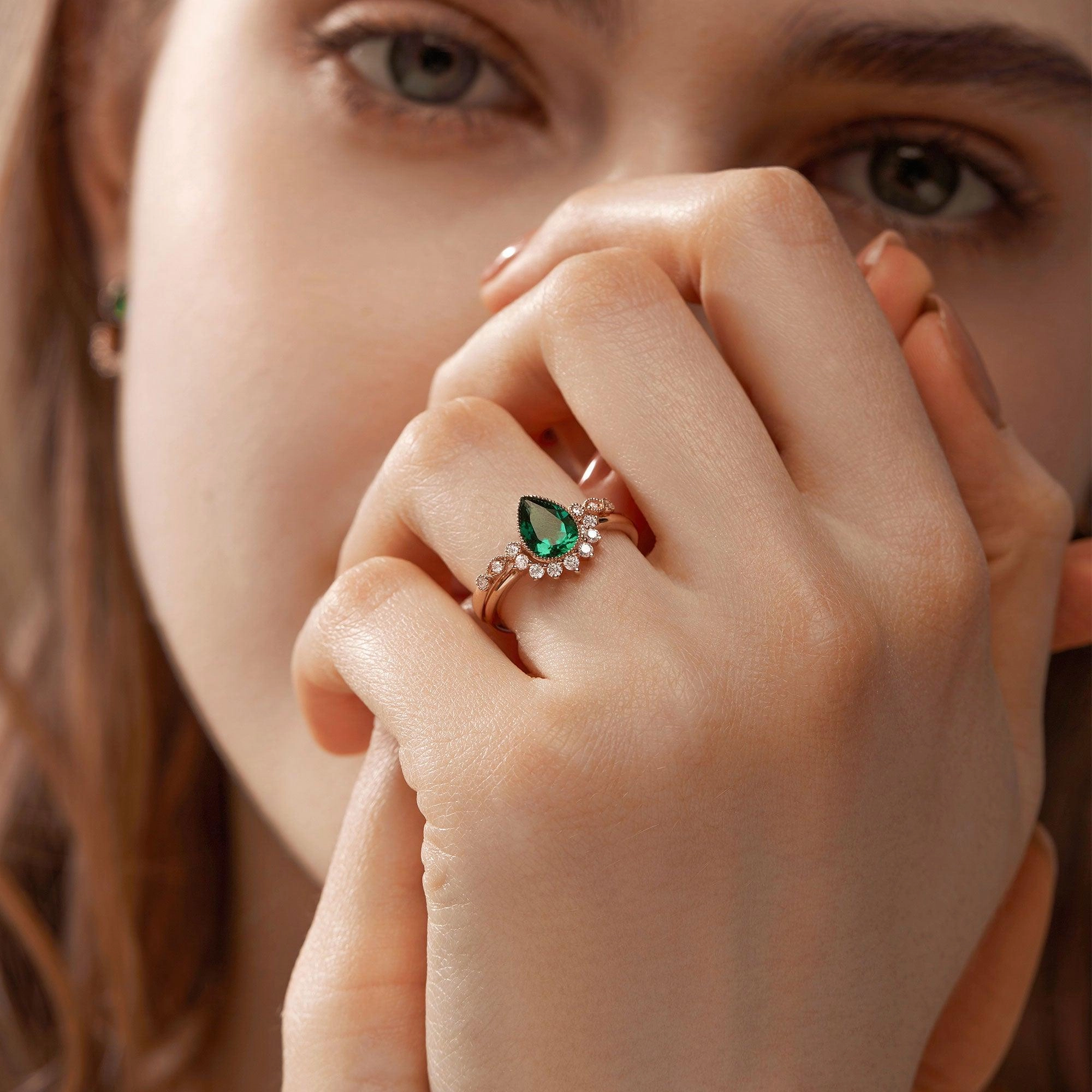 Glamorous Symbol Black Gold Pear Emerald Milgrain Vintage Ring Set 2pcs