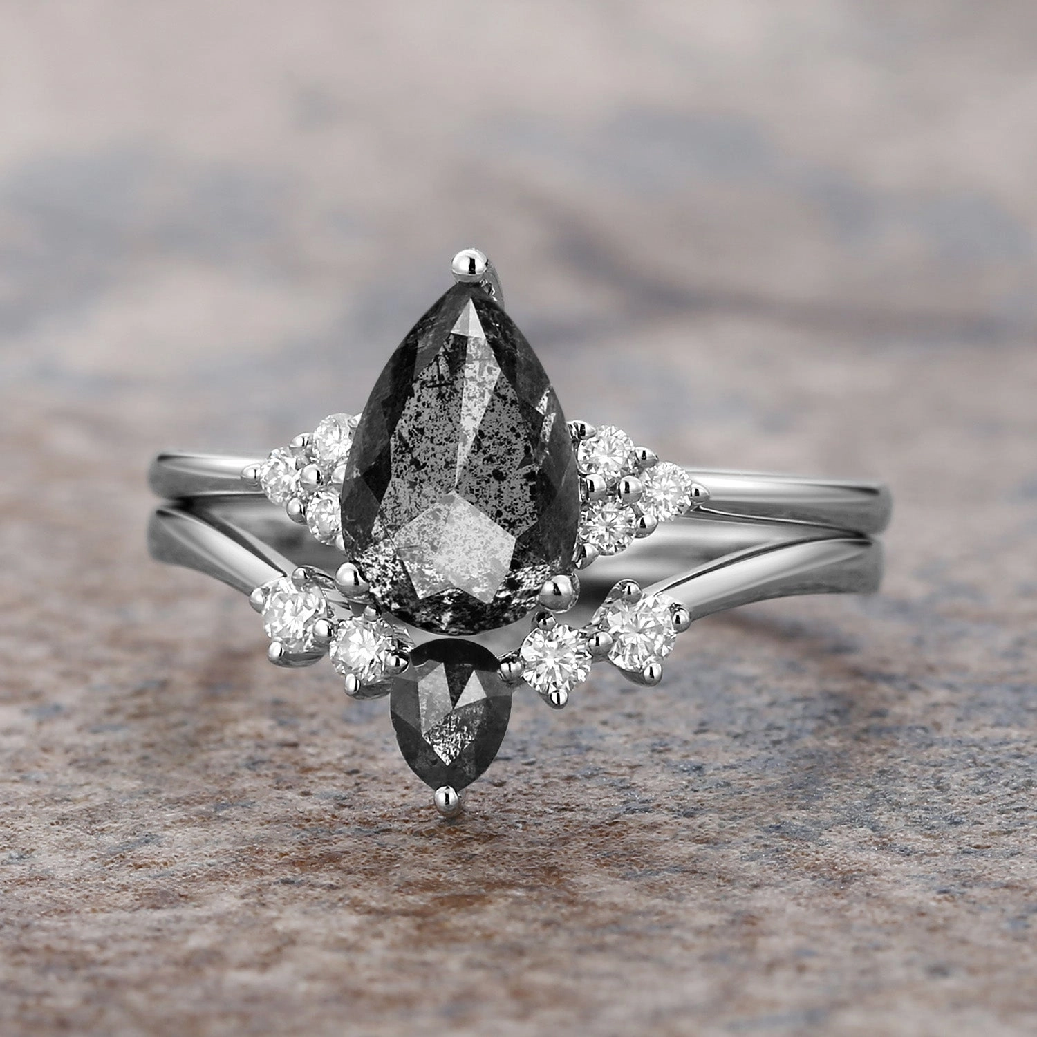 Twinning Pear Cut Salt and Pepper Diamonds Engagement Ring Sets 2pcs Dazzling Feature Fashion Focus