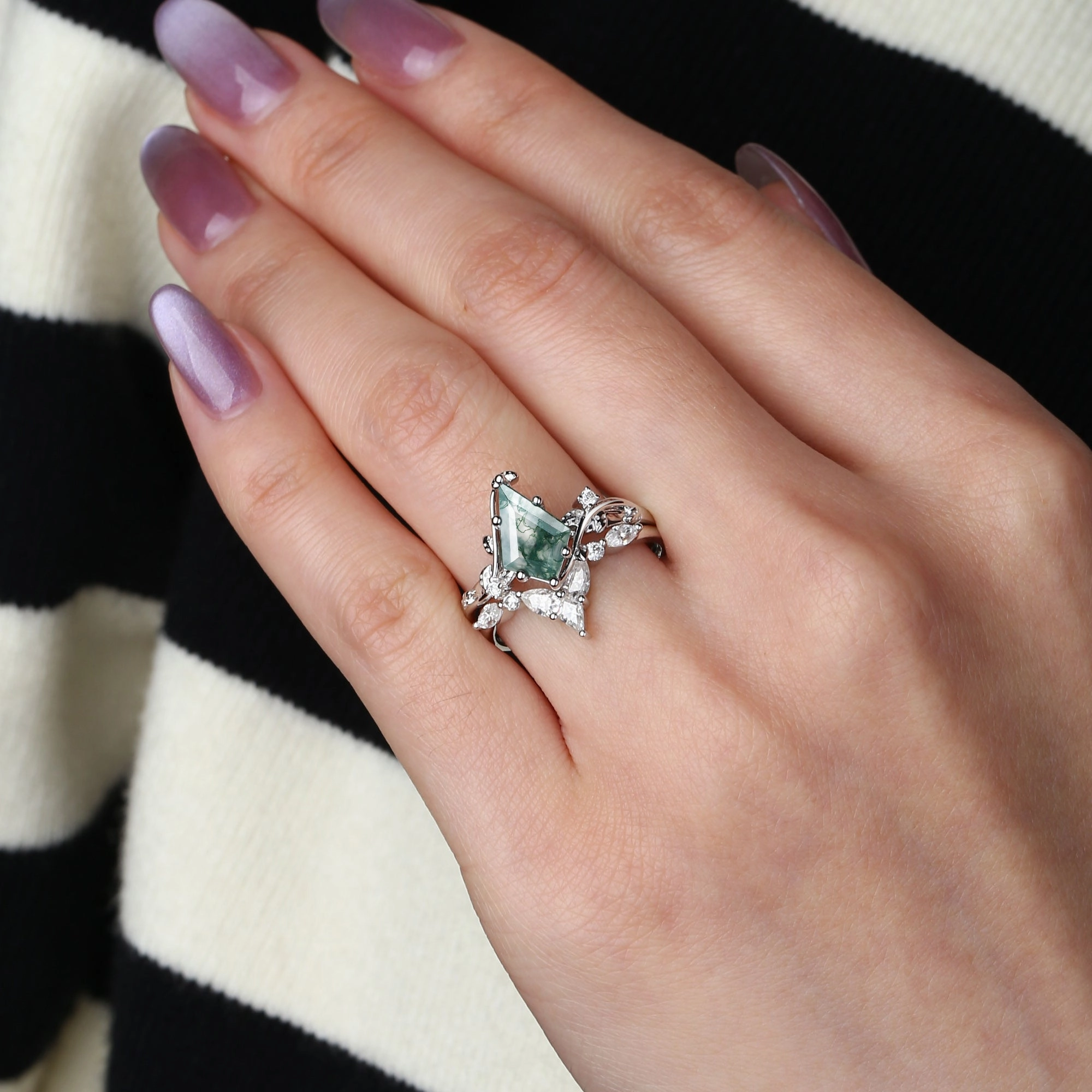 Unique Kite Cut Moss Agate Vine Engagement Ring Sets 2pcs Graceful Feature